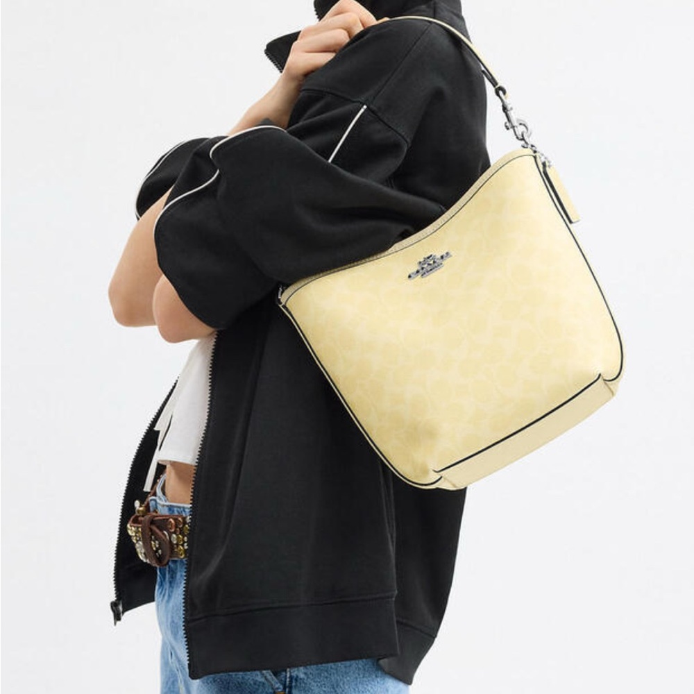 New Coach City Bucket Bag Shoulder & Crossbody In Signature Canvas/Hay CT800